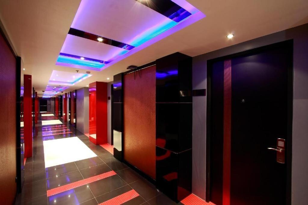 1 Bed On Bangla, 3 Minutes Walk To 301 Apartment *