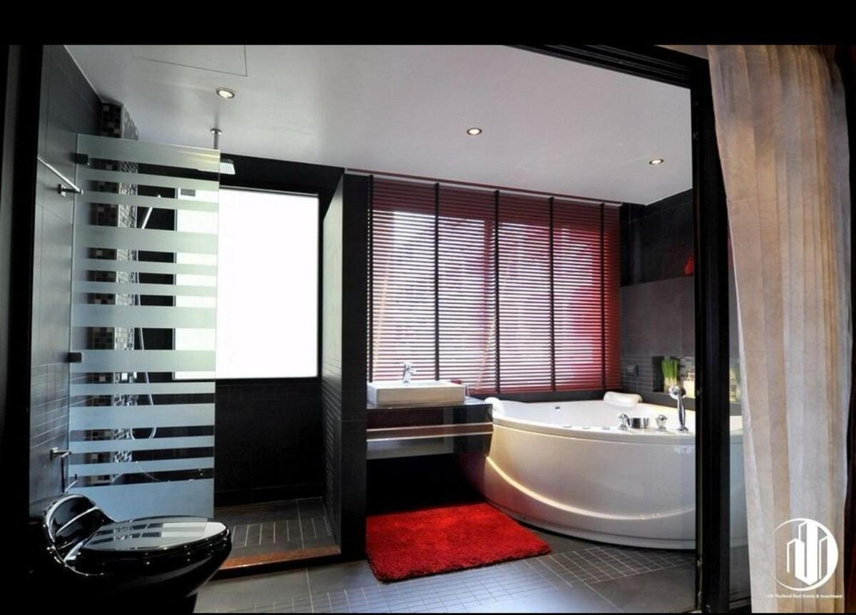 1 Bed On Bangla, 3 Minutes Walk To 301 * Patong